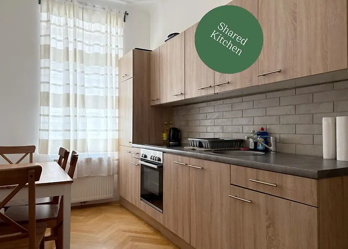 1120 - I Long Term Apartment